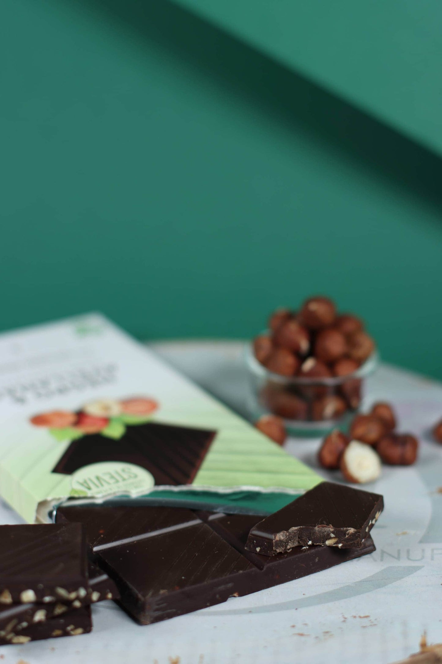 Zartbitter Schokolade mit Haselnuss ohne Zuckerzusatz 125 g